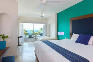 Golden Suite Jacuzzi - Crown Paradise Golden Puerto Vallarta - Adults Only - All Inclusive Resort
